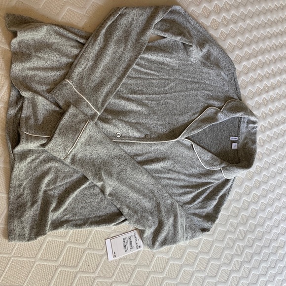 Nordstrom grey marbled long sleeve button down pajama top. White trim, new - Picture 2 of 8